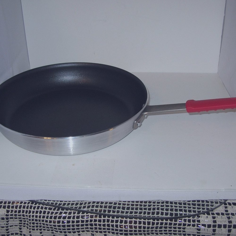 Tramontina 83114/003 Professional 3004 Aluminum Nonstick Restaurant Fry Pan 14"